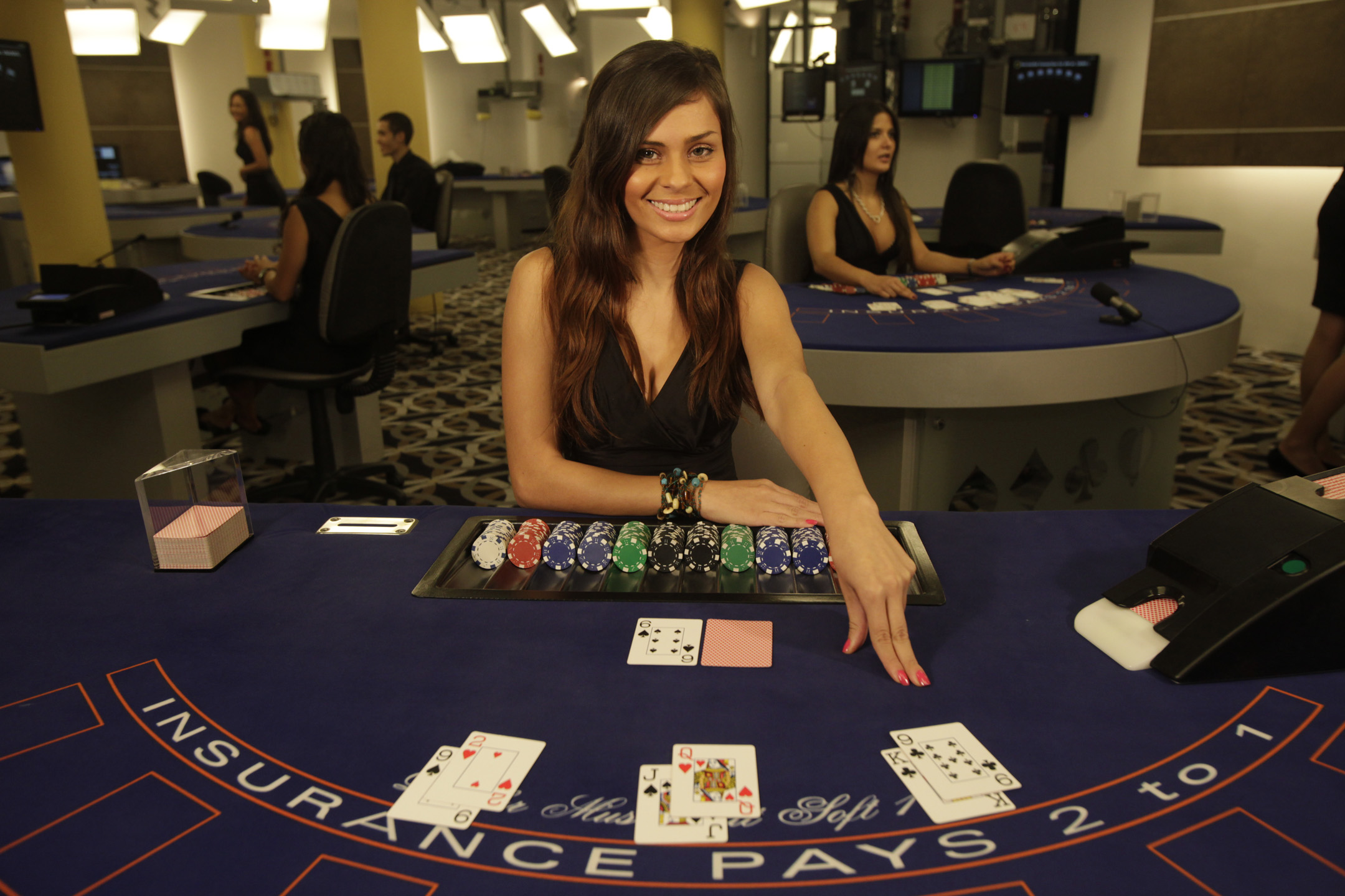 Online Dealer In Casino